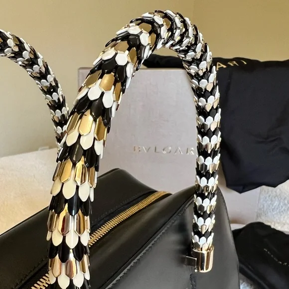 Authentic Bvlgari black leather top handle bag - Picture 5 of 11